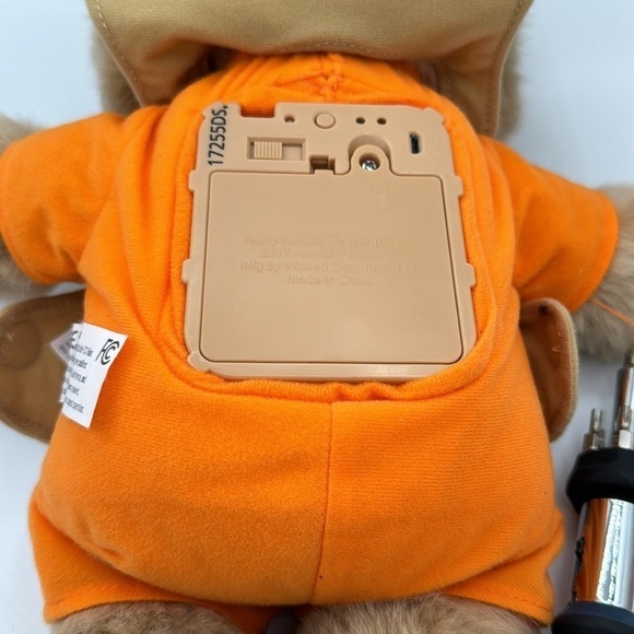 Teddy Ruxpin animated singing plush, not the one with cassette player - Picture 9 of 11